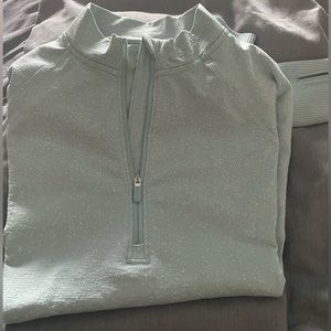 Lululemon half zip cropped long sleeve